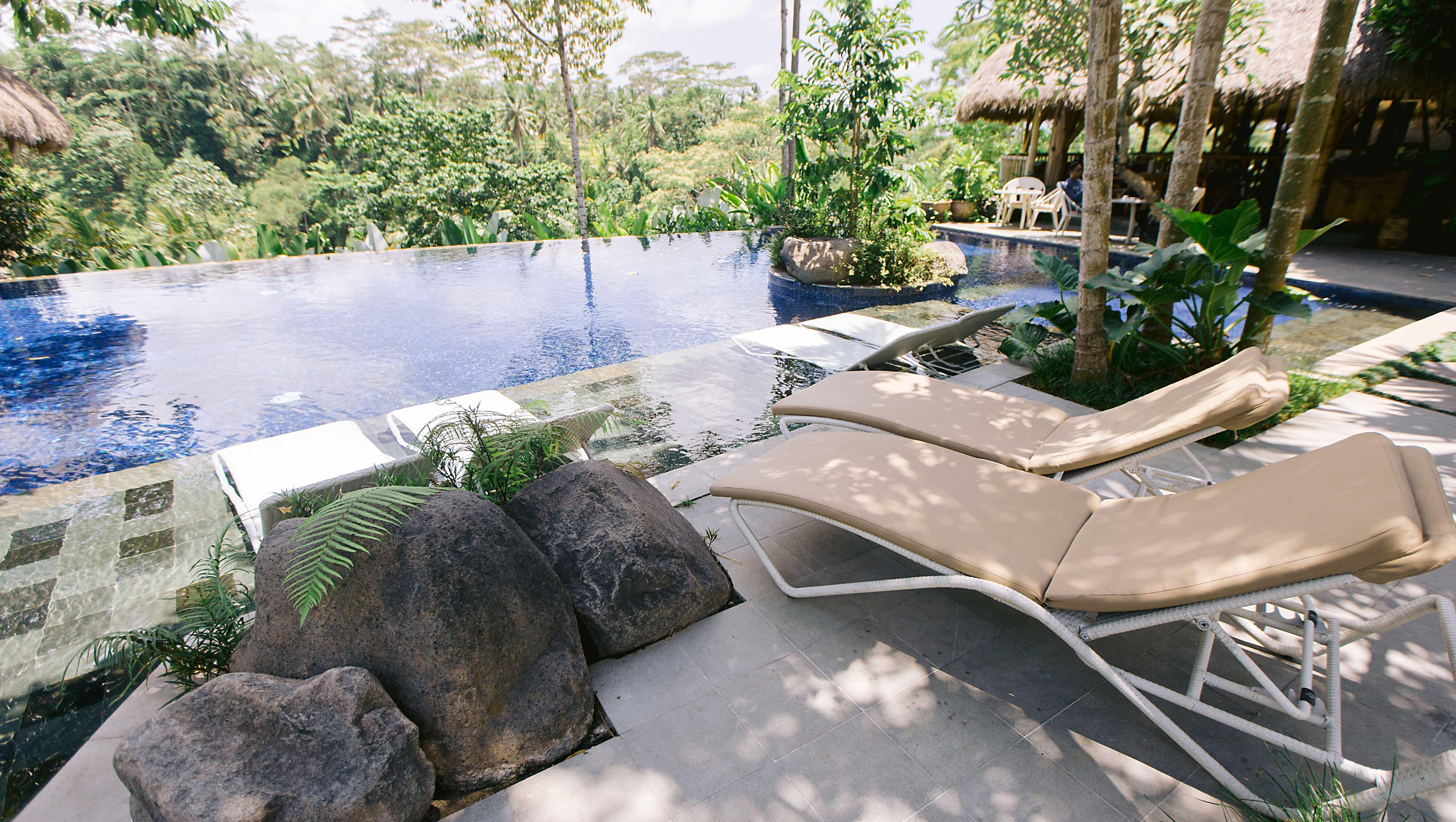 Tejaprana Resort&Spa - CHSE Certified Ubud Exterior foto The resort's pool