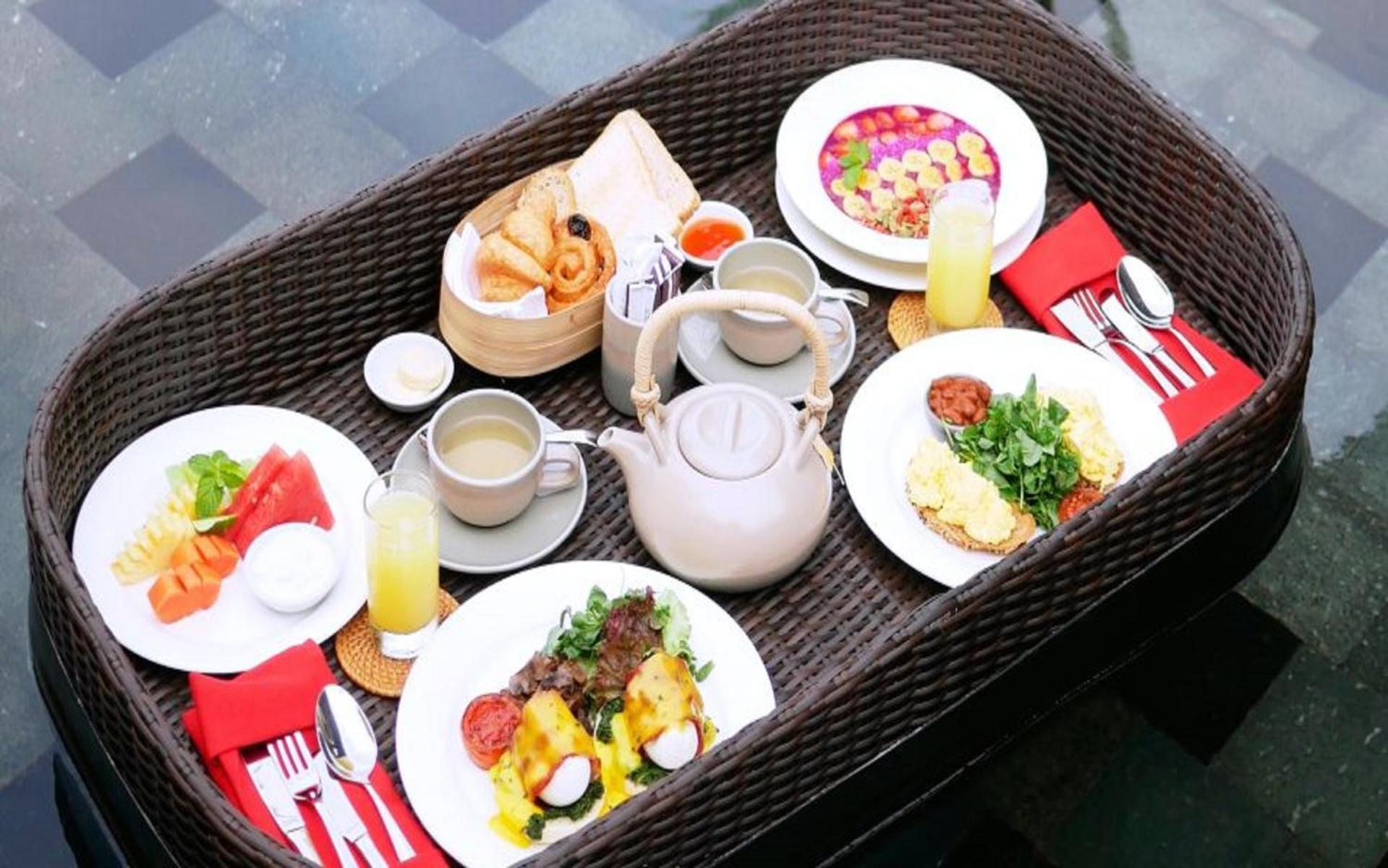 Tejaprana Resort&Spa - CHSE Certified Ubud Exterior foto A breakfast tray