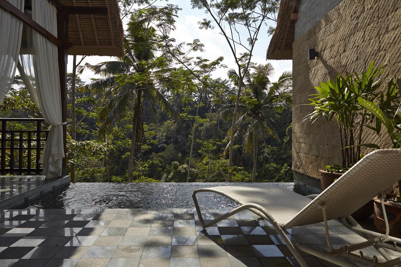 Tejaprana Resort&Spa - CHSE Certified Ubud Exterior foto The private pool of a villa at the resort