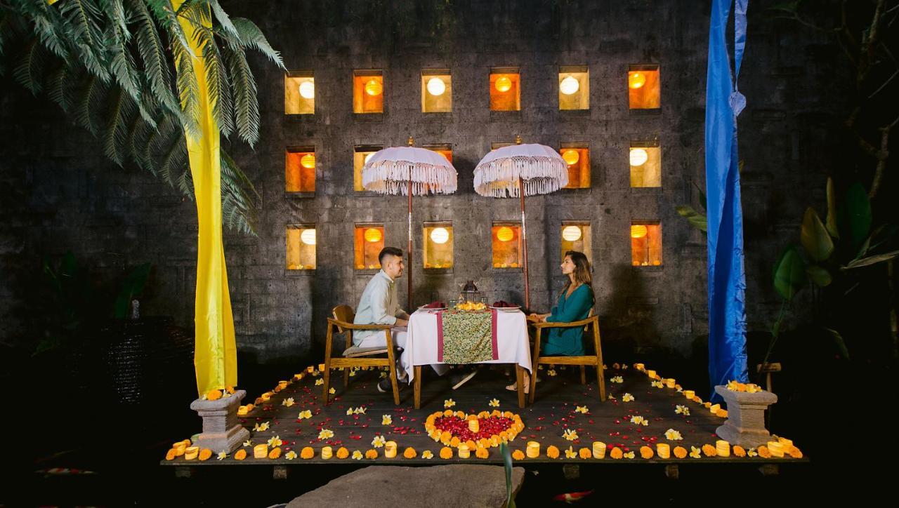 Tejaprana Resort&Spa - CHSE Certified Ubud Exterior foto A romantic dinner at a resort in Bali, Indonesia