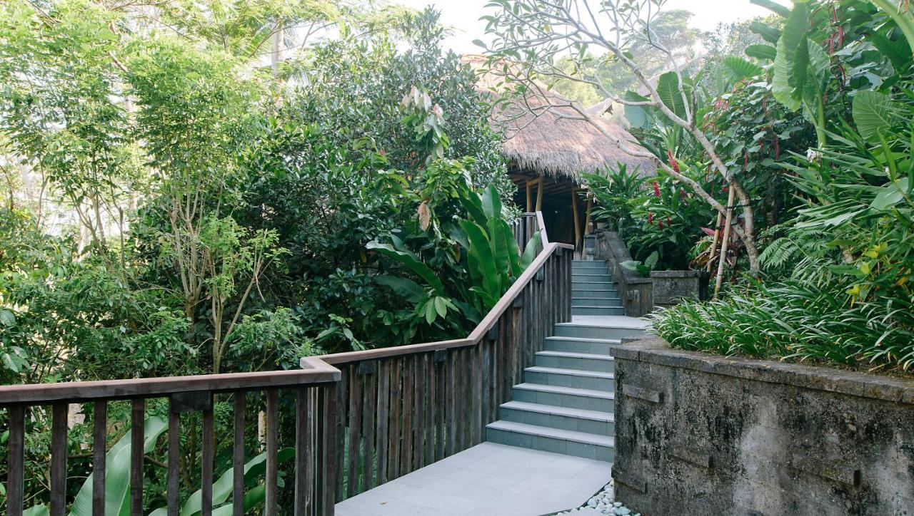 Tejaprana Resort&Spa - CHSE Certified Ubud Exterior foto Entrance to the resort